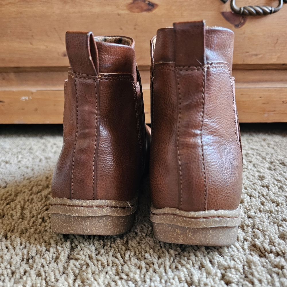 Born B.O.C. Alina Chelsea Boots Size 11 - Picture 9 of 9